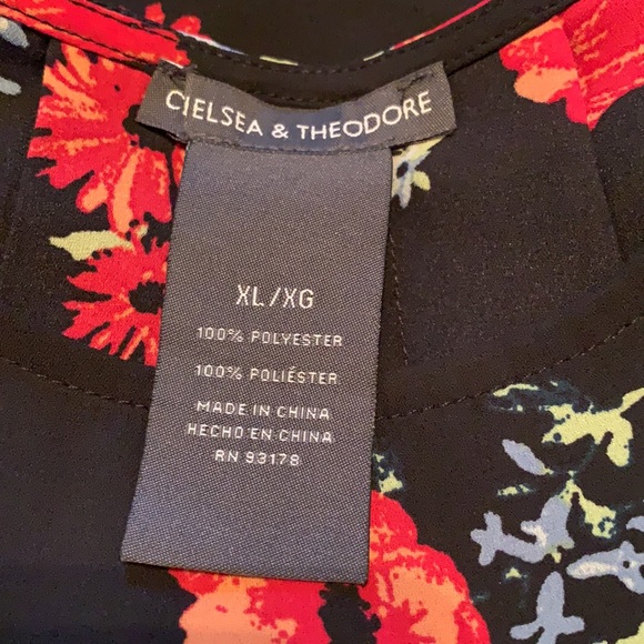 Chelsea & Theodore Top Size XL - Picture 3 of 3